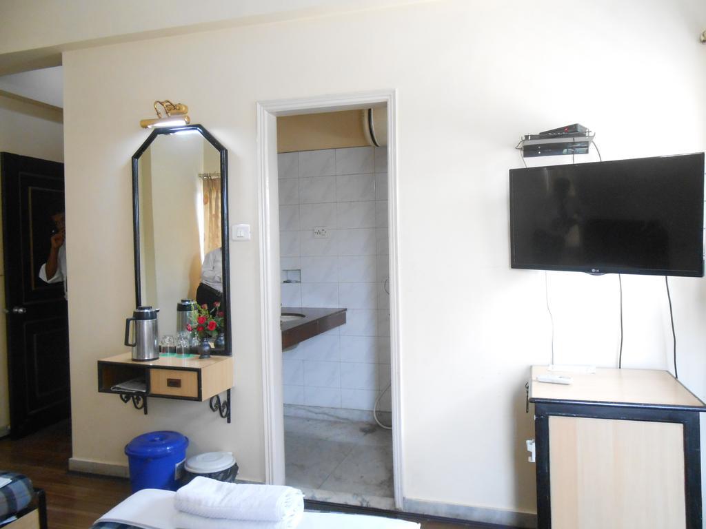 Hotel Akash Deep Kolkata Exterior photo