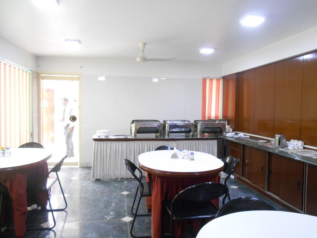 Hotel Akash Deep Kolkata Exterior photo