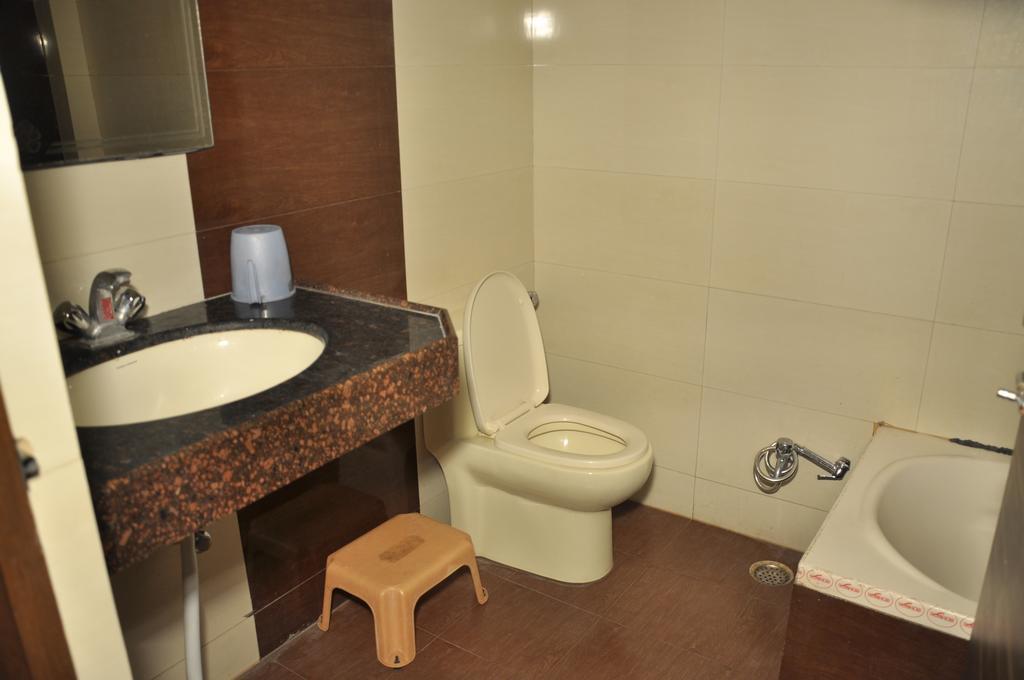 Hotel Akash Deep Kolkata Exterior photo